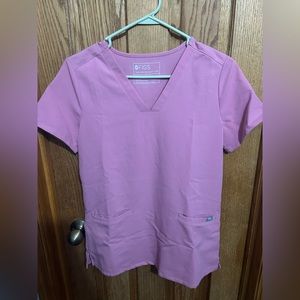 figs chalk pink scrub set